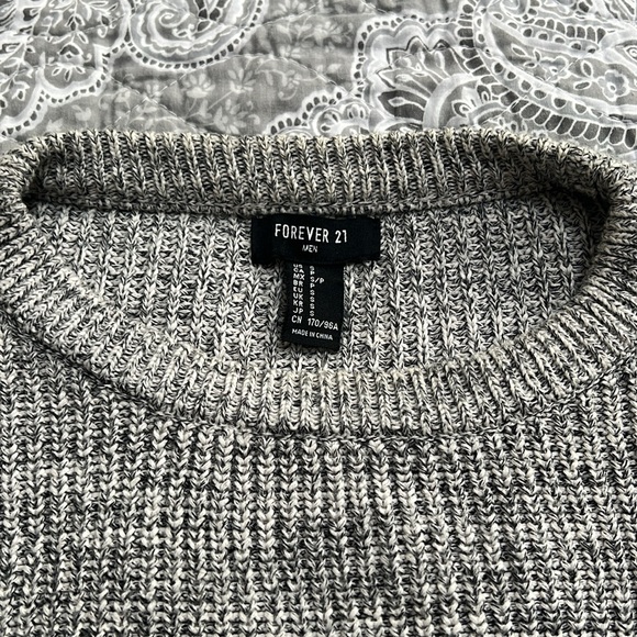 Men’s Knit Sweater - Picture 4 of 4